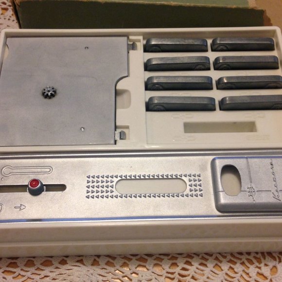 Vintage Buttonholer, Kenmore Model 17501 Sewing Machine plus accessory box - Picture 4 of 16